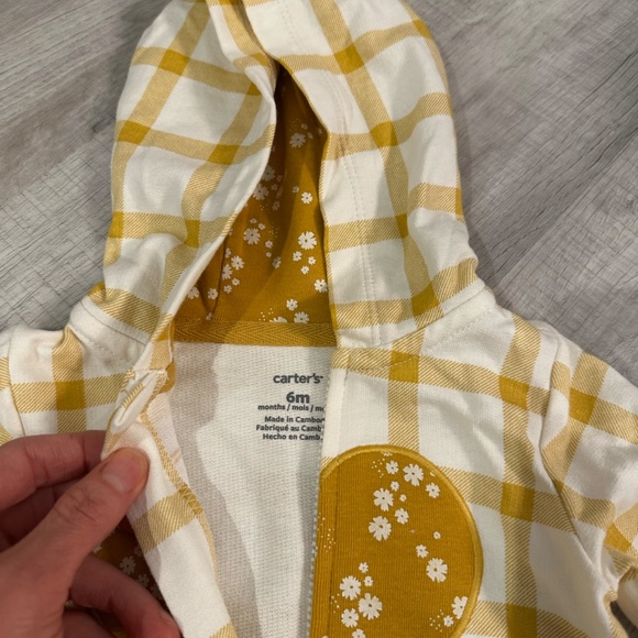 NWT Carter's Baby long sleeve Onesie - 6m - Mustard yellow-white with heart - Picture 4 of 7